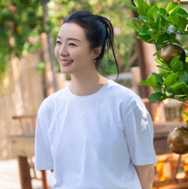 掌上世界 王传君老婆节目中承认高龄生二胎，透露老二还是女儿，刚满1周岁